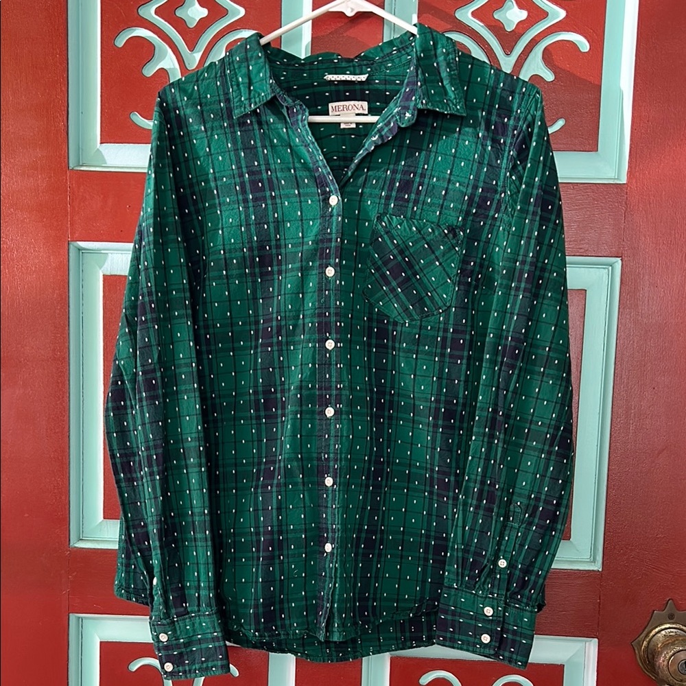 Merona Green & Navy Plaid Women’s button down size Large